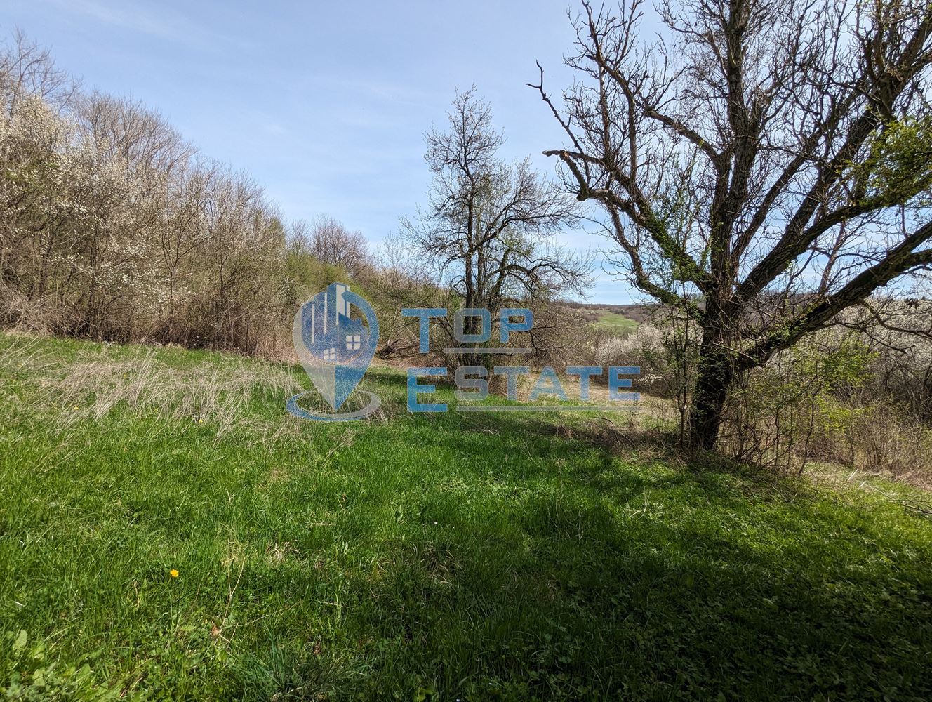 Парцел в регулация със стопанска постройка в Еленския балкан - 0