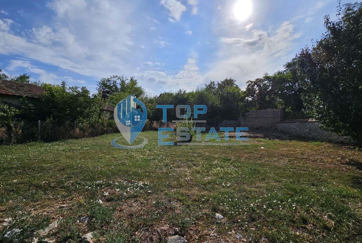 Ремонтирана и обзаведена къща с два санитарни възела в село Хотница, област Велико Търново - 0