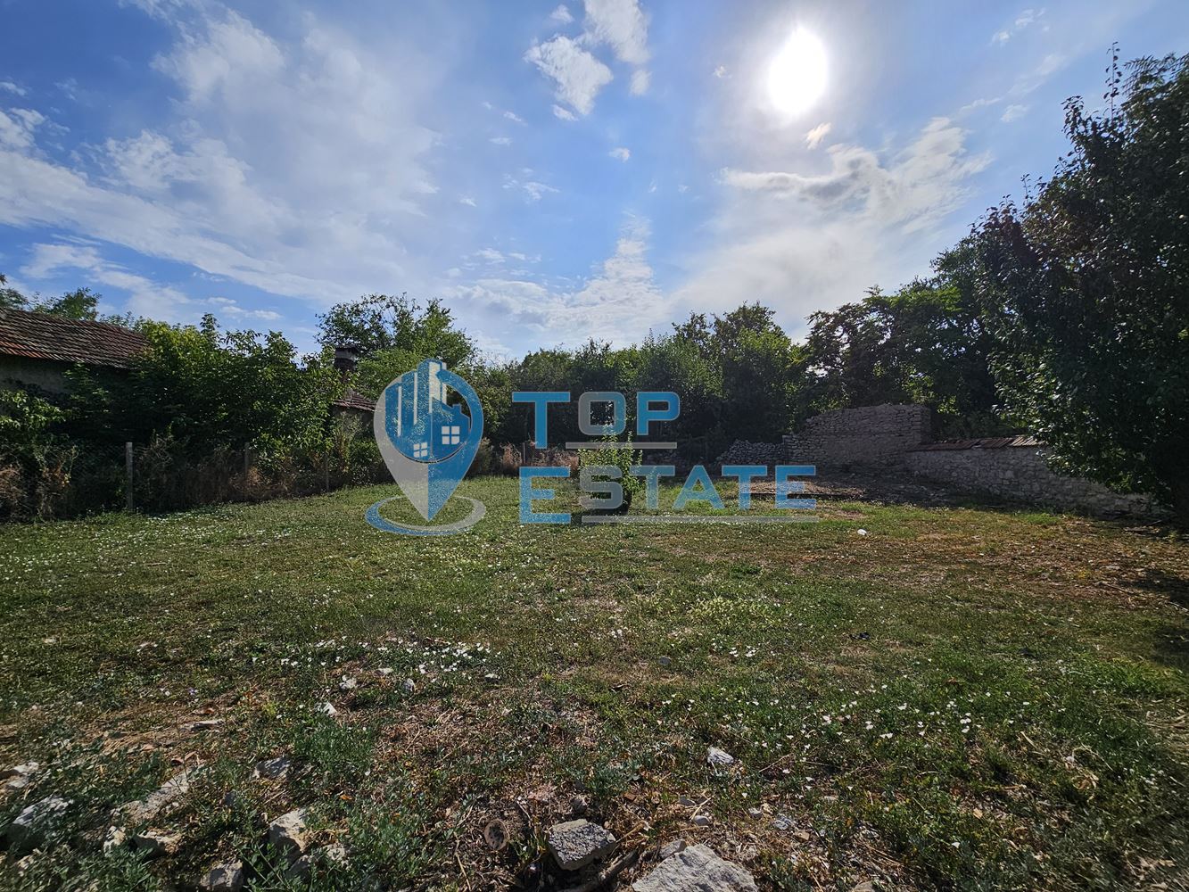 Ремонтирана и обзаведена къща с два санитарни възела в село Хотница, област Велико Търново - 0