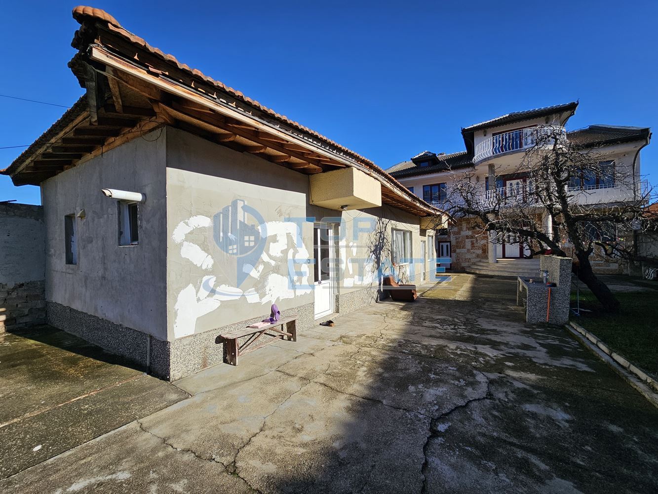 Новопостроена обзаведена къща с втора къща, голям двор и гаражи гр. Лясковец-0 Новопостроена обзаведена къща с втора къща, голям двор и гаражи гр. Лясковец - 0