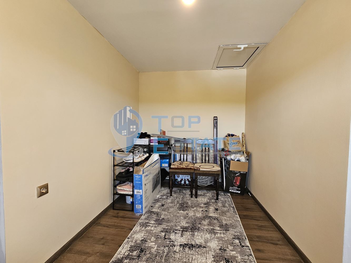 Двуетажна обзаведена и ремонтирана къща с три спални в село Страхилово, област Велико Търново - 0