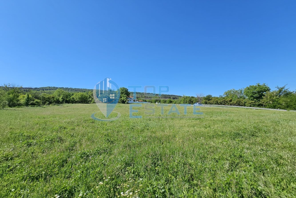 Панорамен парцел с одобрен ПУП за хотелски комплекс над град Горна Оряховица - 0