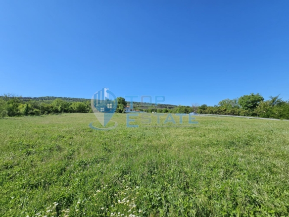 Панорамен парцел с одобрен ПУП за хотелски комплекс над град Горна Оряховица - 0