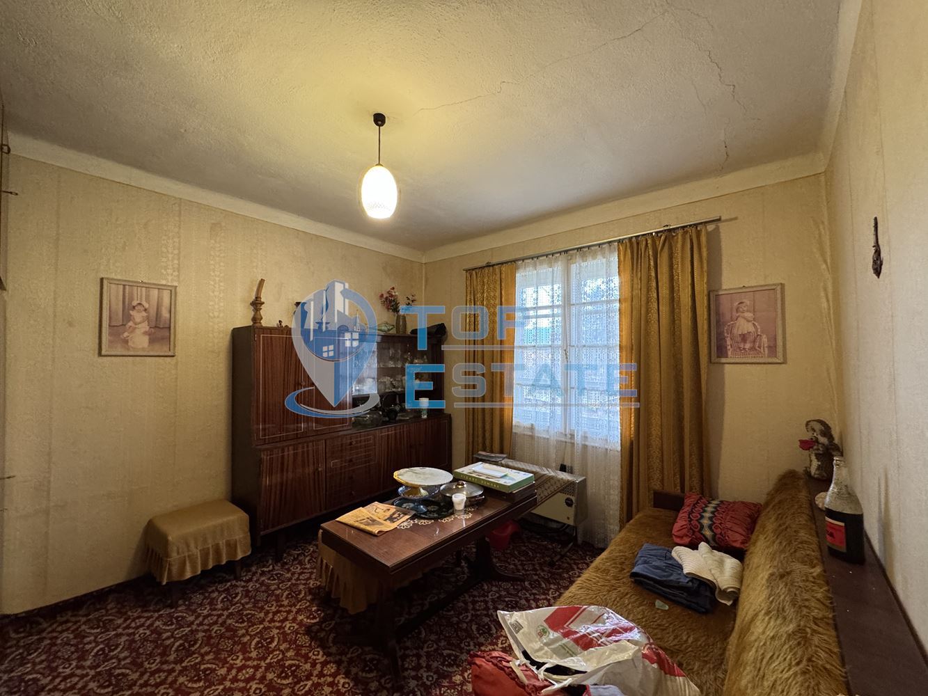 Двуетажна тухлена къща с гараж в с. Константин, област Велико Търново-0 Двуетажна тухлена къща с гараж в с. Константин, област Велико Търново - 0