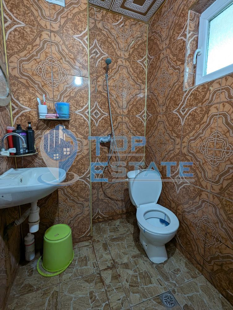 Ремонтирана масивна къща с голям и поддържан двор в село Асеново, община Стражица, област Велико Търново - 0