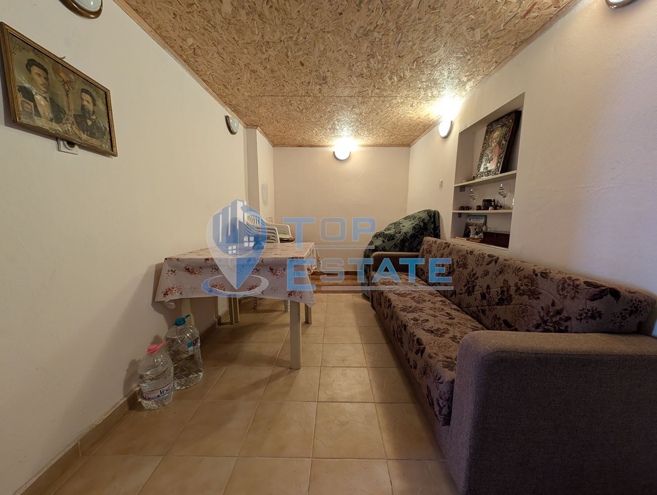 Двуетажна къща след ремонт в село Караисен - 0