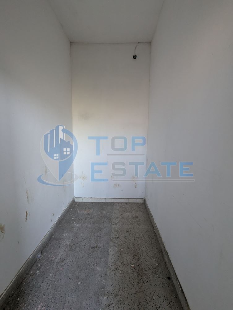 Промишлено помешение на центъра на село Първомайци, област Велико Търново - 0