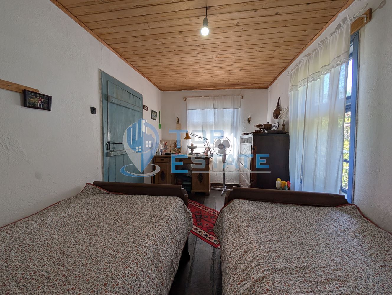 Автентична реновирана къща в град Елена - 0