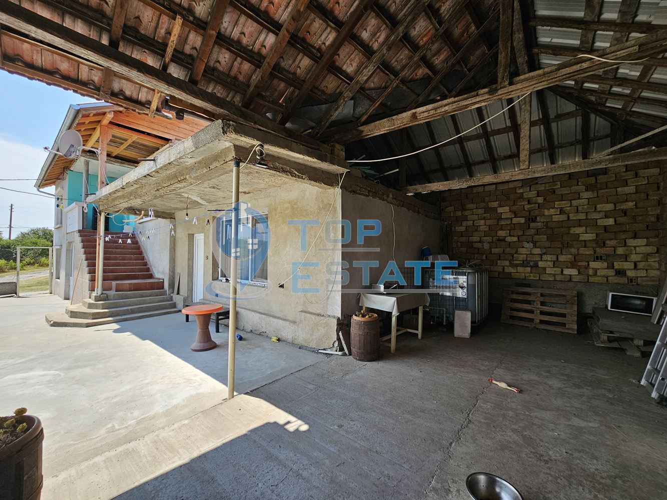 Двуетажна обзаведена и ремонтирана къща с три спални в село Страхилово, област Велико Търново - 0