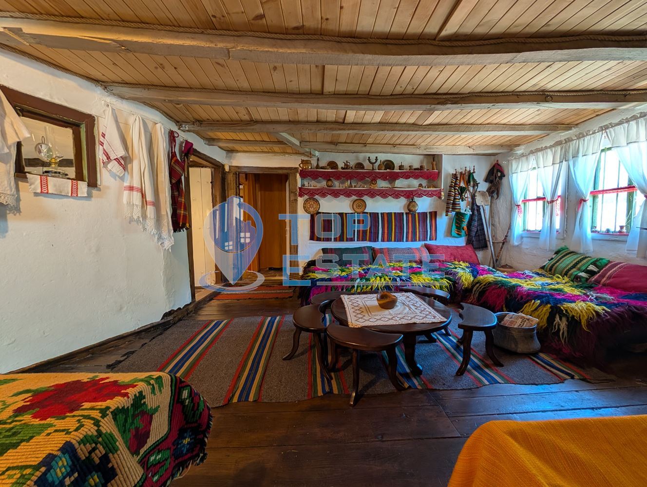 Автентична реновирана къща в град Елена - 0