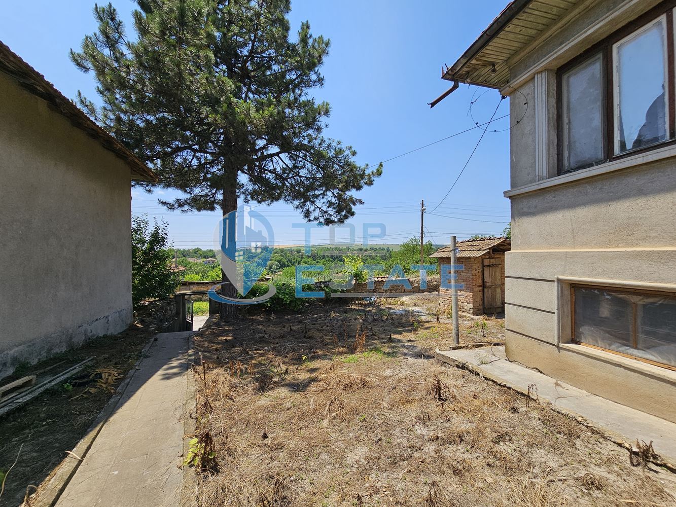 Здрава тухлена къща с три спални в село Копривец, област Русе - 0