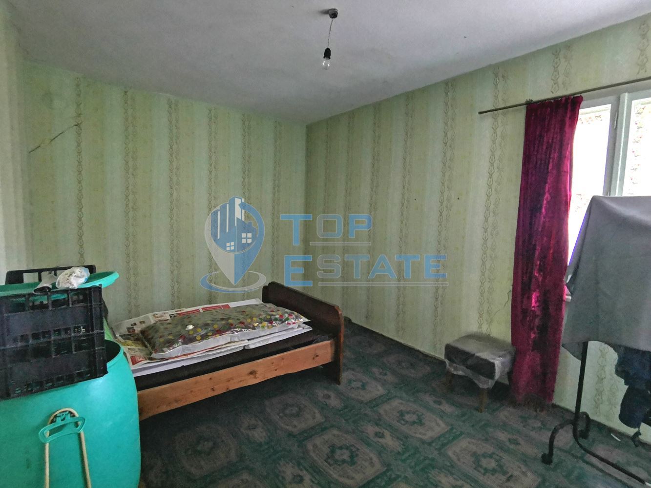 Двуетажна тухлена къща с вътрешна баня с тоалетна в с. Дъскот-0 Двуетажна тухлена къща с вътрешна баня с тоалетна в с. Дъскот - 0