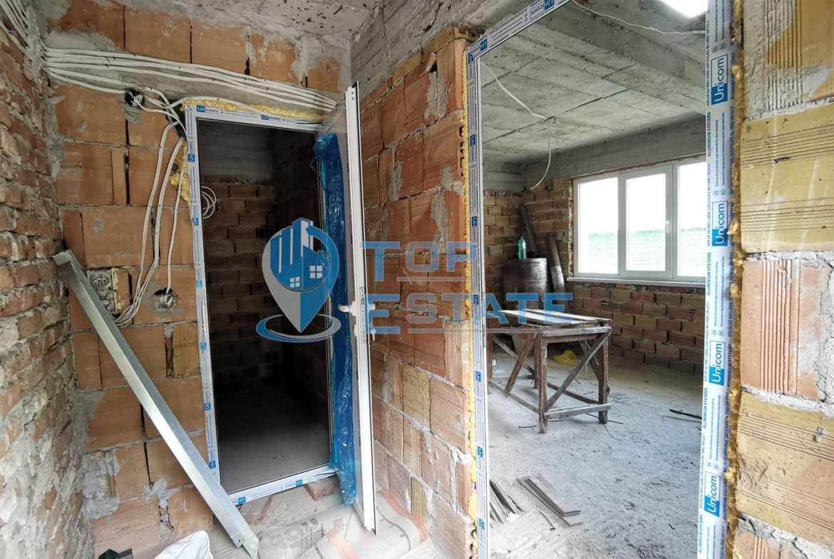 Триетажна къща ново строителство в близост до центъра на град Трявна - 0