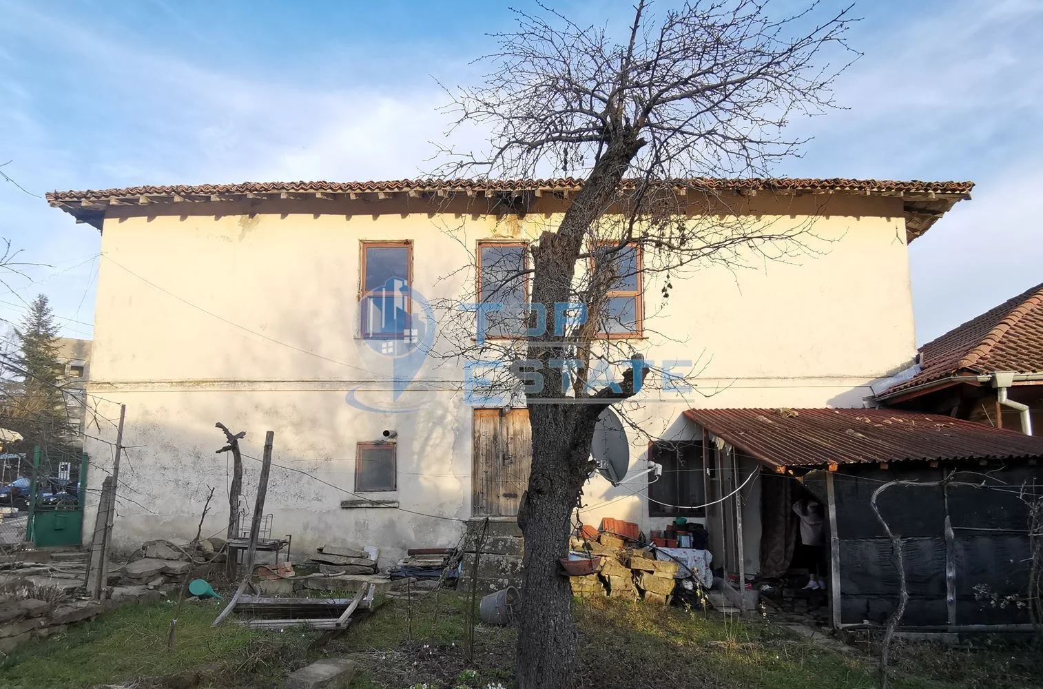 Двуетажна къща с шест стаи и вътрешна баня с тоалетна в село Беброво-0 Двуетажна къща с шест стаи и вътрешна баня с тоалетна в село Беброво - 0