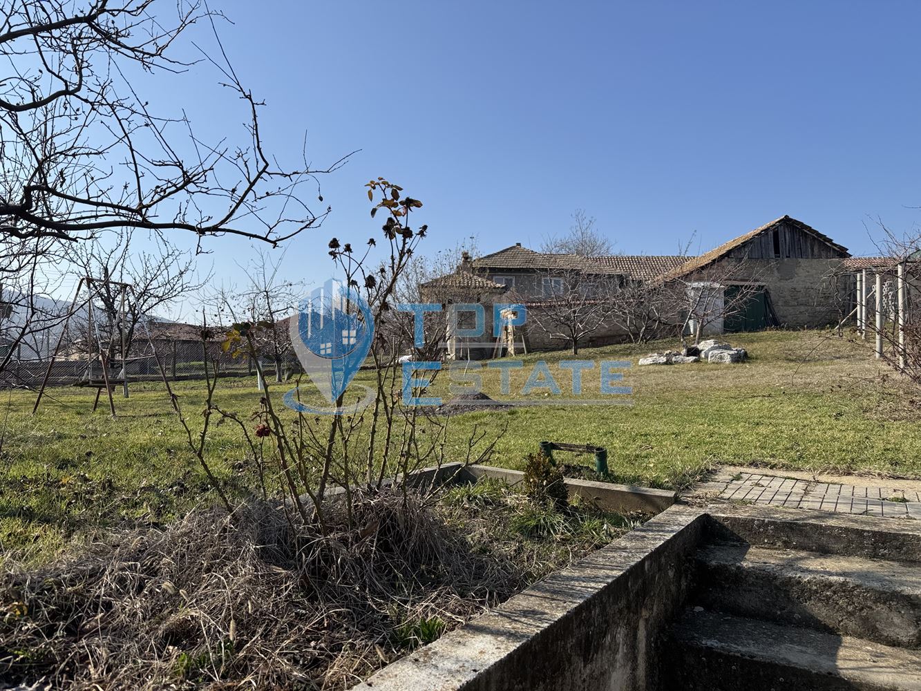 Парцел с партиди за ток и вода в с. Самоводене, област Велико Търново-0 Парцел с партиди за ток и вода в с. Самоводене, област Велико Търново - 0