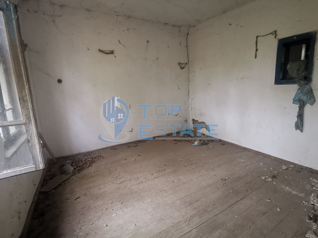 Къща на тиха и спокойна улица в село Поликраище-0 Къща на тиха и спокойна улица в село Поликраище - 0