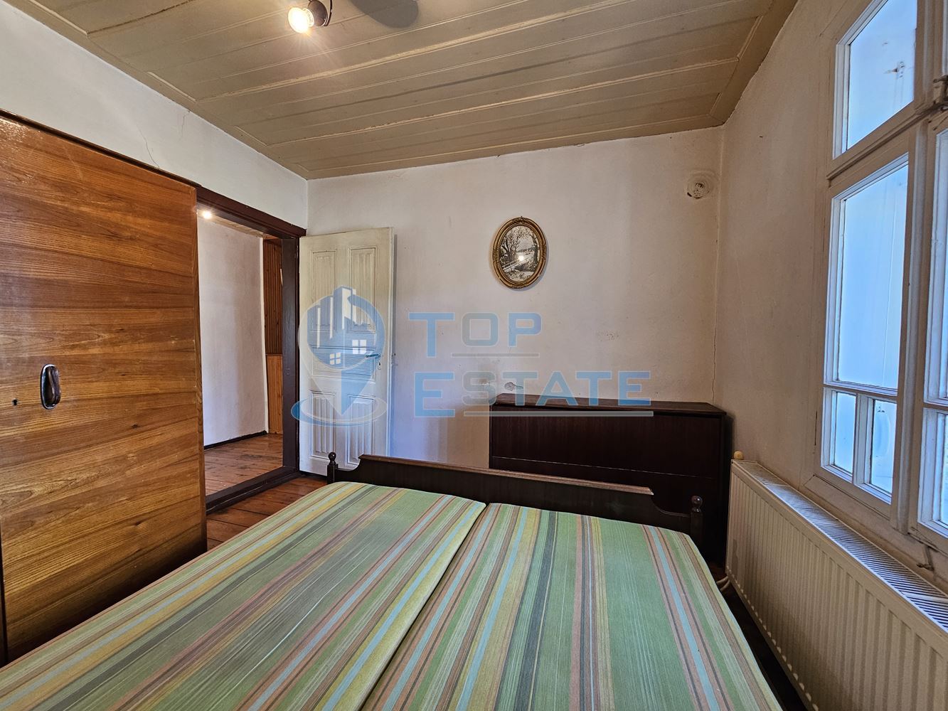 Ремонтирана и обзаведена къща с два санитарни възела в село Хотница, област Велико Търново - 0