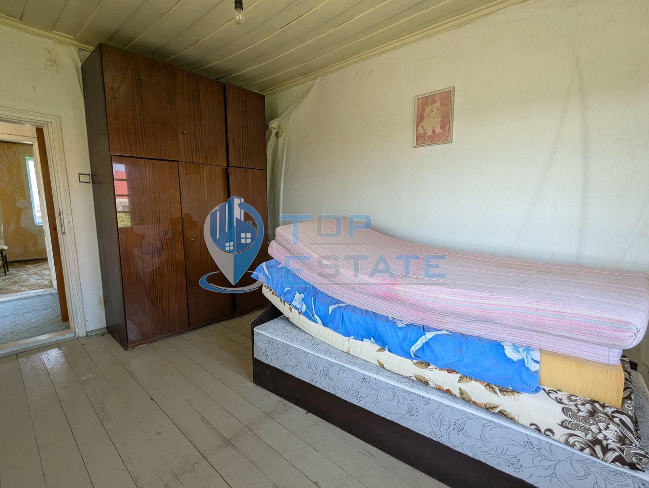 Двуетажна тухлена къща в село Драгижево, област Велико Търново - 0