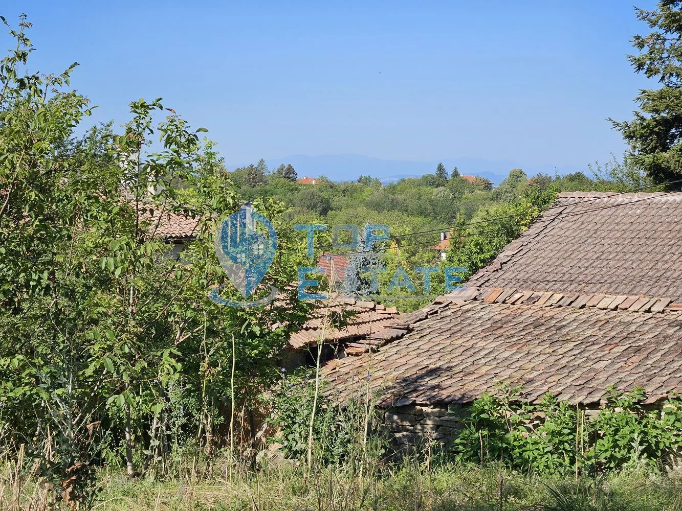 Парцел в регулация с проект за къща за гости в село Арбанаси - 0