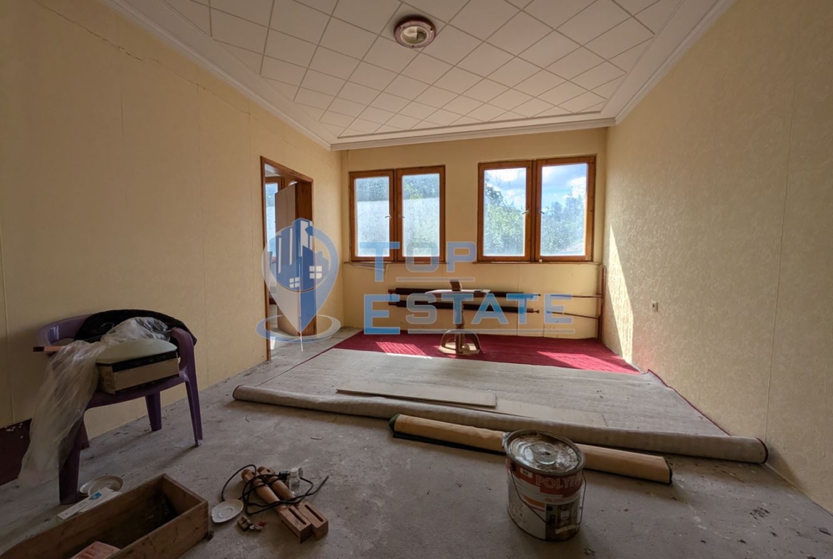 Масивна сграда за обществено обслужване в град Плачковци - 0