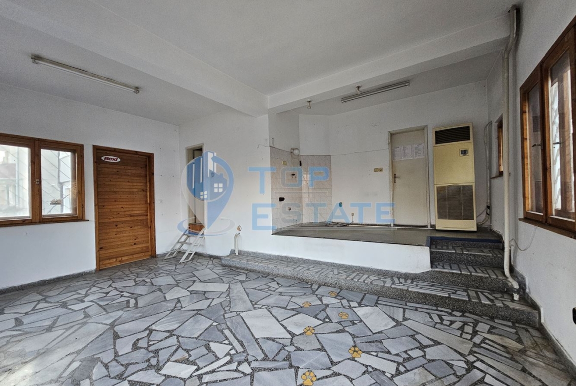 Магазин в центъра на град Велико Търново - 0