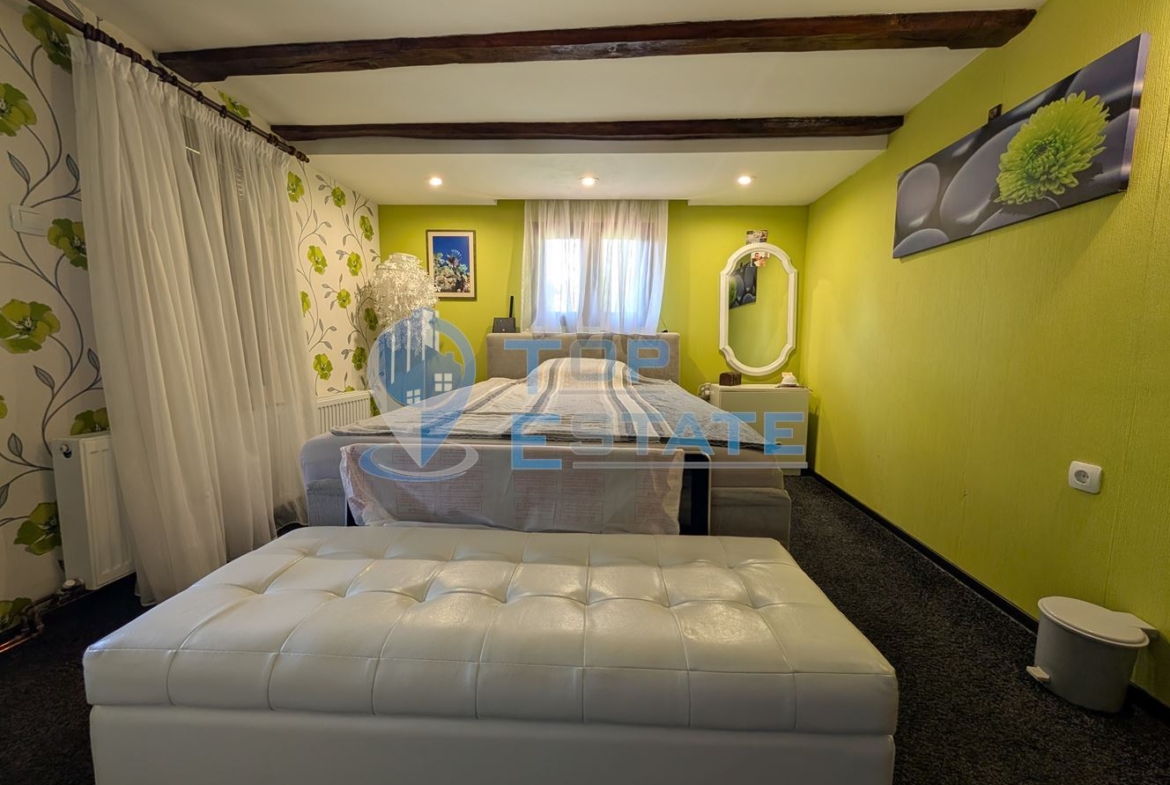 Реновирана двуетажна къща в Тревненския балкан - 0