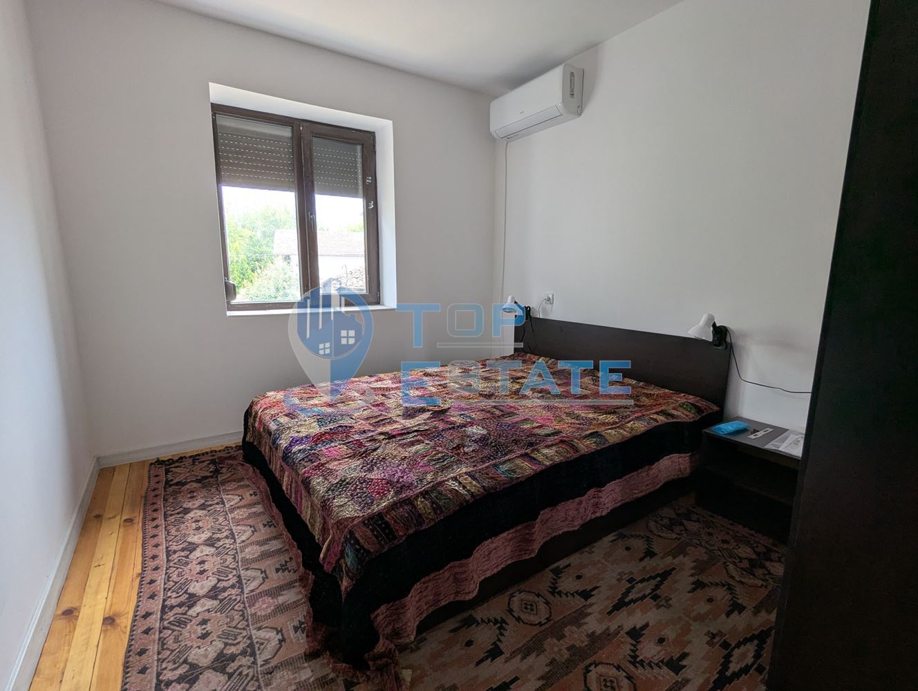 Двуетажна реновирана тухлена къща на центъра на село Поликраище, област Велико Търново - 0