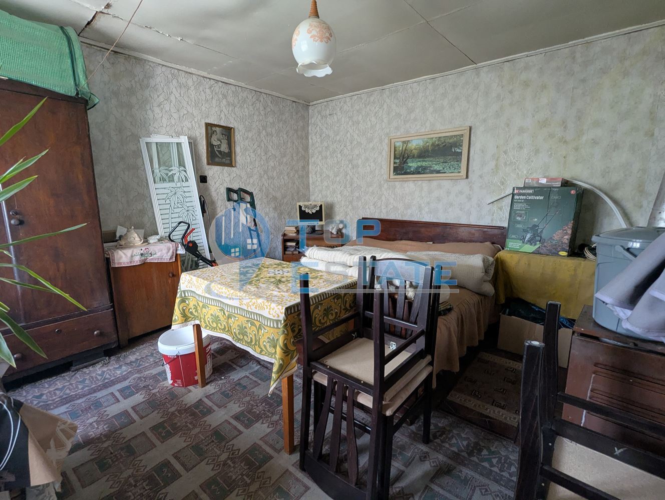 Просторна едноетажна тухлена къща в квартал Калтинец, град Горна Оряховица, област Велико Търново - 0