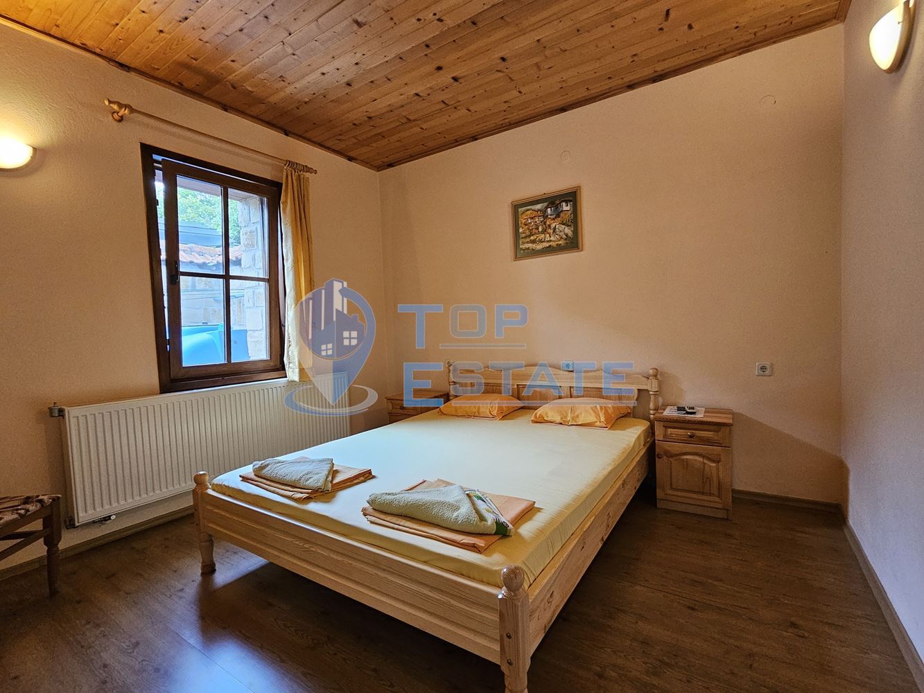 Къща за гости с басейн, механа и голям двор в с. Средни колиби - 0