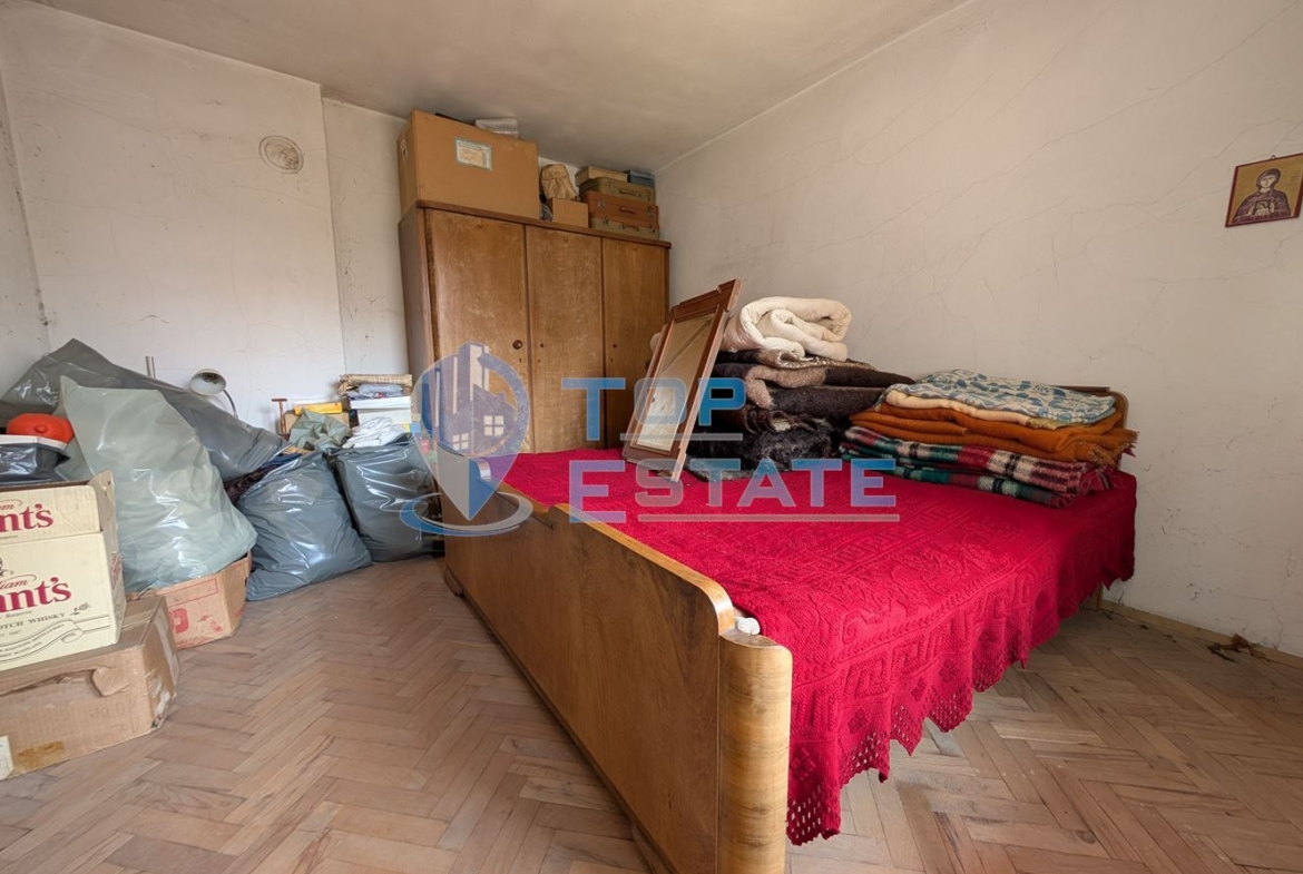 Четиристаен апартамент в центъра на град Елена - 0