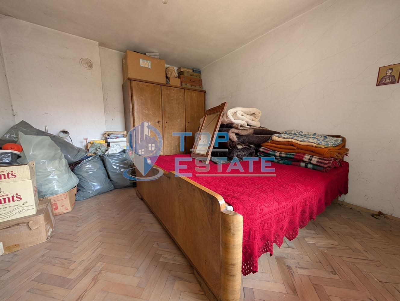 Четиристаен апартамент в центъра на град Елена - 0