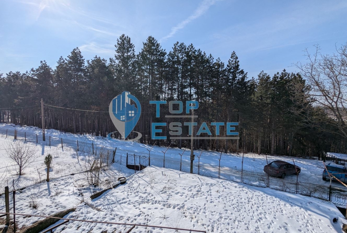 Двуетажна масивна къща с красива гледка в град Борово, област Русе - 0