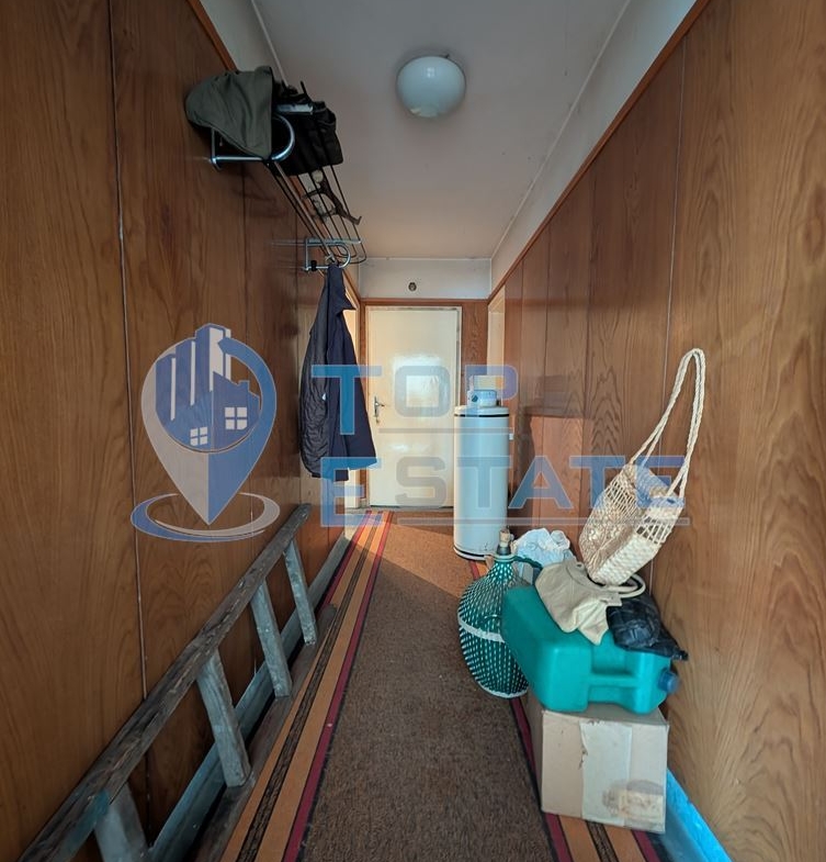 Четиристаен апартамент в центъра на град Елена - 0