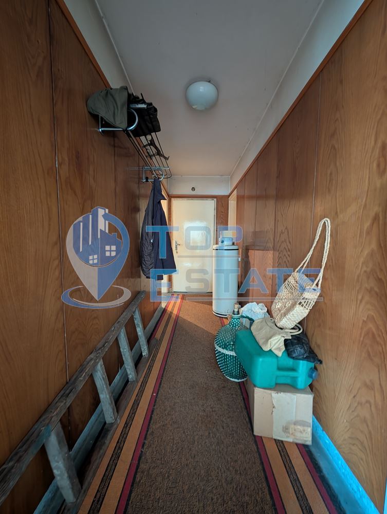 Четиристаен апартамент в центъра на град Елена - 0