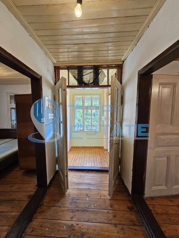 Ремонтирана и обзаведена къща с два санитарни възела в село Хотница, област Велико Търново - 0