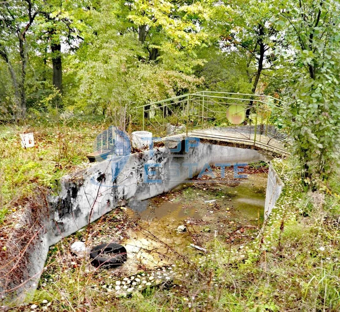 Имот с голям двор и кладенец в с. Керека, област Габрово - 0