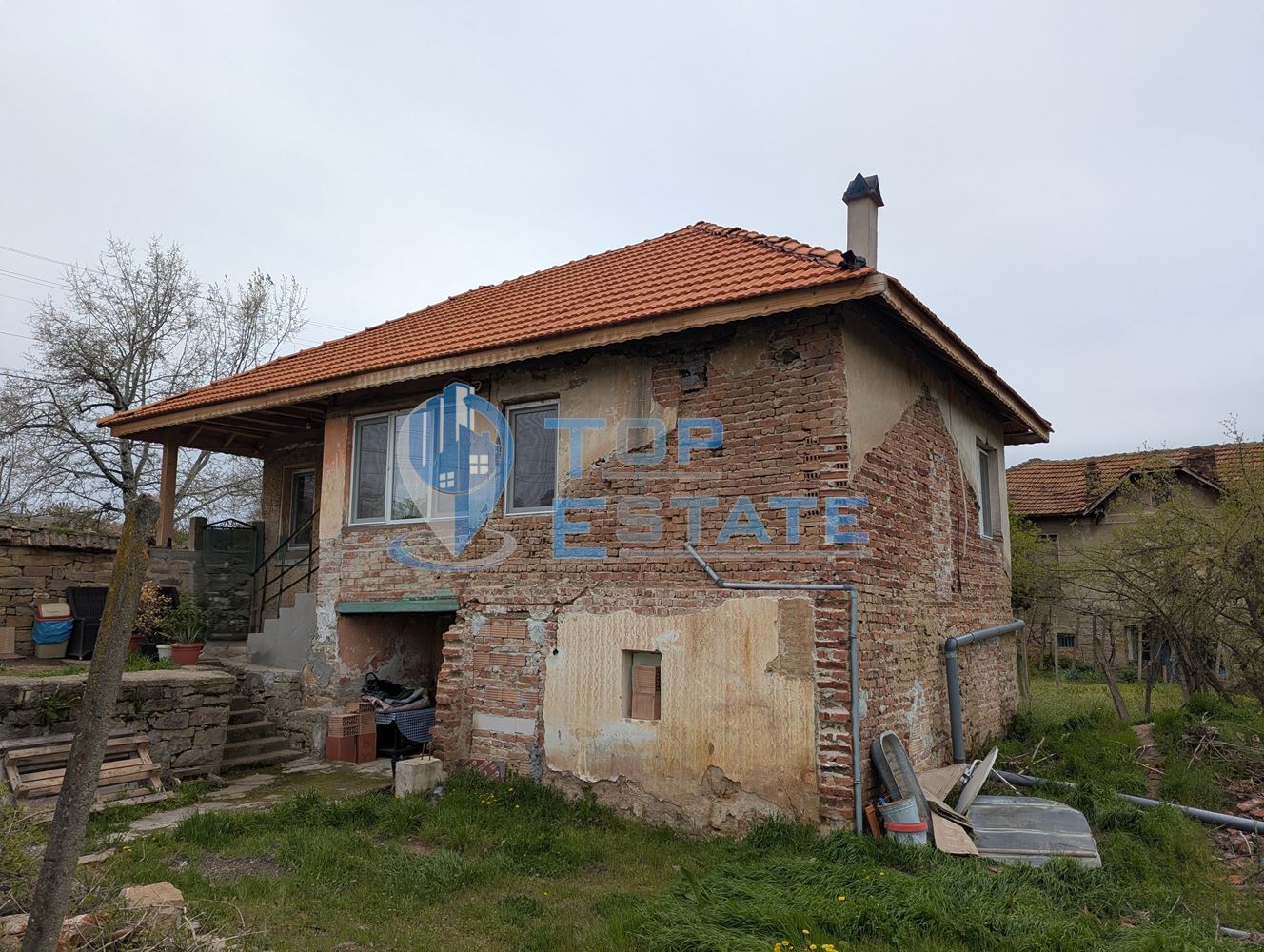 Ремонтирана тухлена къща на главната улица в село Добри дял, обл. Велико Търново - 0