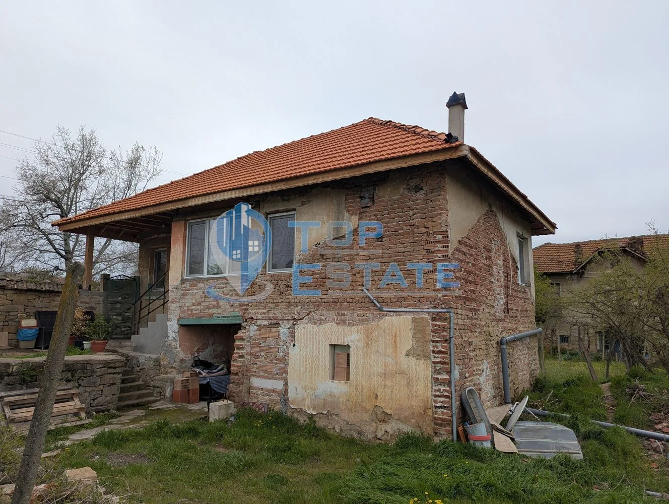 Ремонтирана тухлена къща на главната улица в село Добри дял, обл. Велико Търново - 0