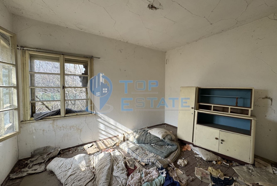 Две къщи с два кладенеца в село Сушица, област Велико Търново - 0