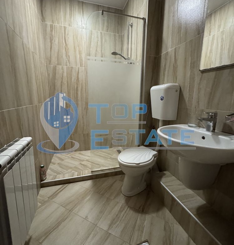 Обзаведен тристаен апартамент под наем с две спални в центъра, град Велико Търново - 0