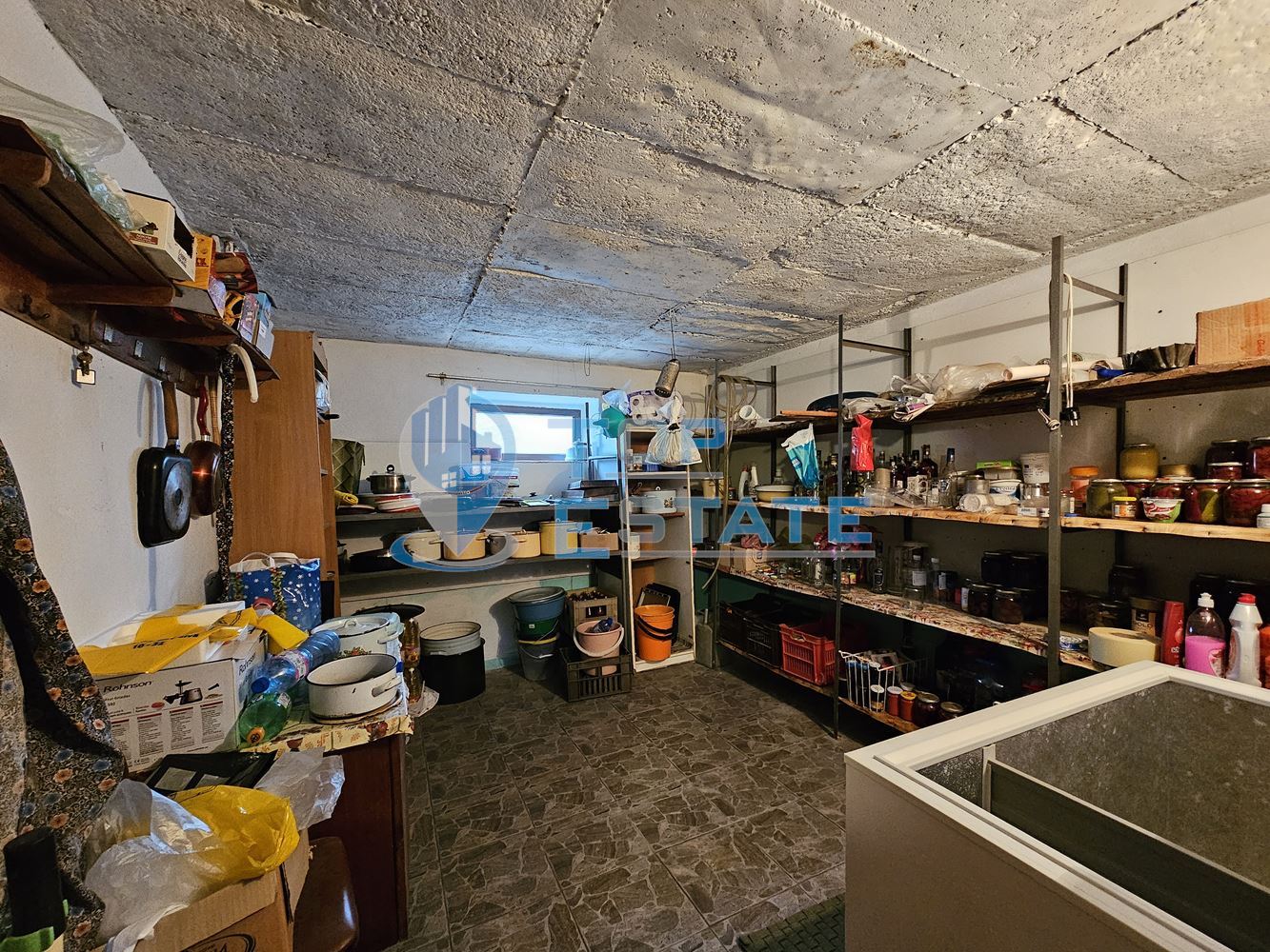 Двуетажна тухлена и обзаведена къща в село Хаджидимитрово-0 Двуетажна тухлена и обзаведена къща в село Хаджидимитрово - 0