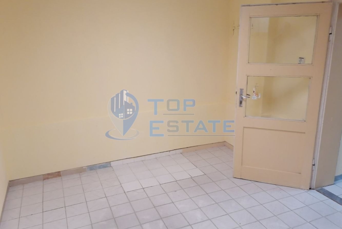 Двустаен апартамент със статут на магазин в центъра на Велико Търново - 0