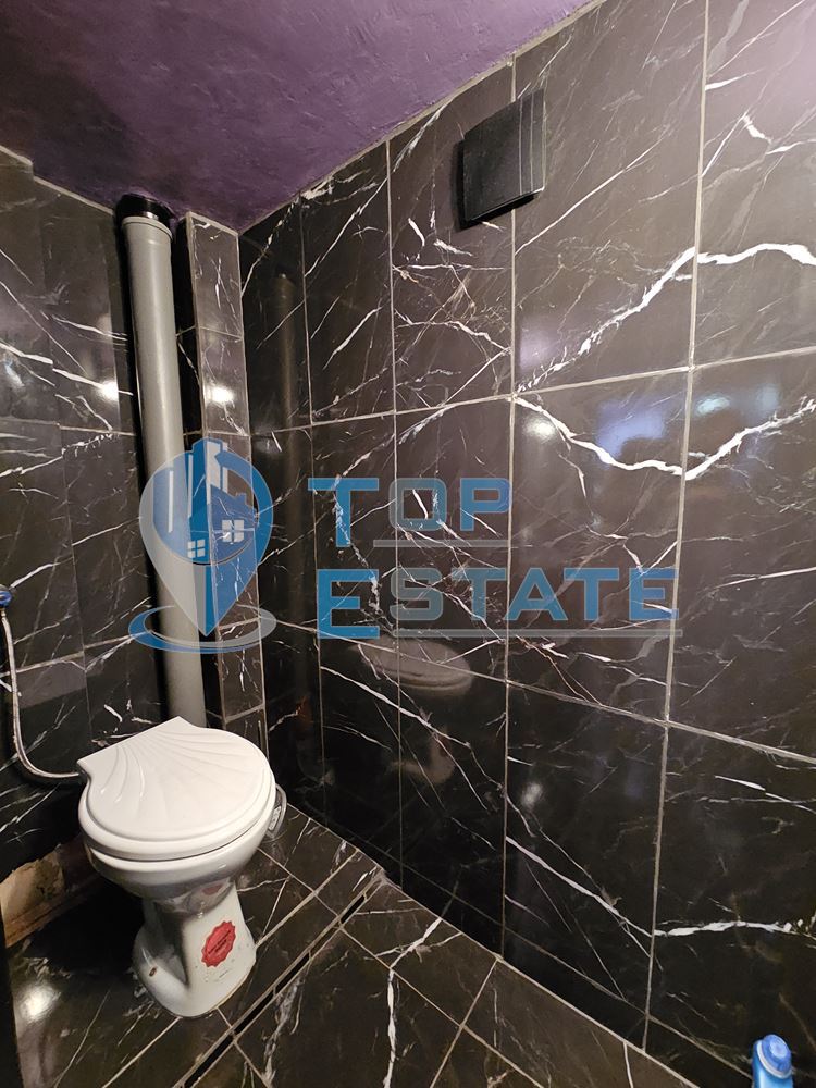 Ремонтирано тухлено жилище със самостоятелен вход в широкия център на гр. Велико Търново - 0