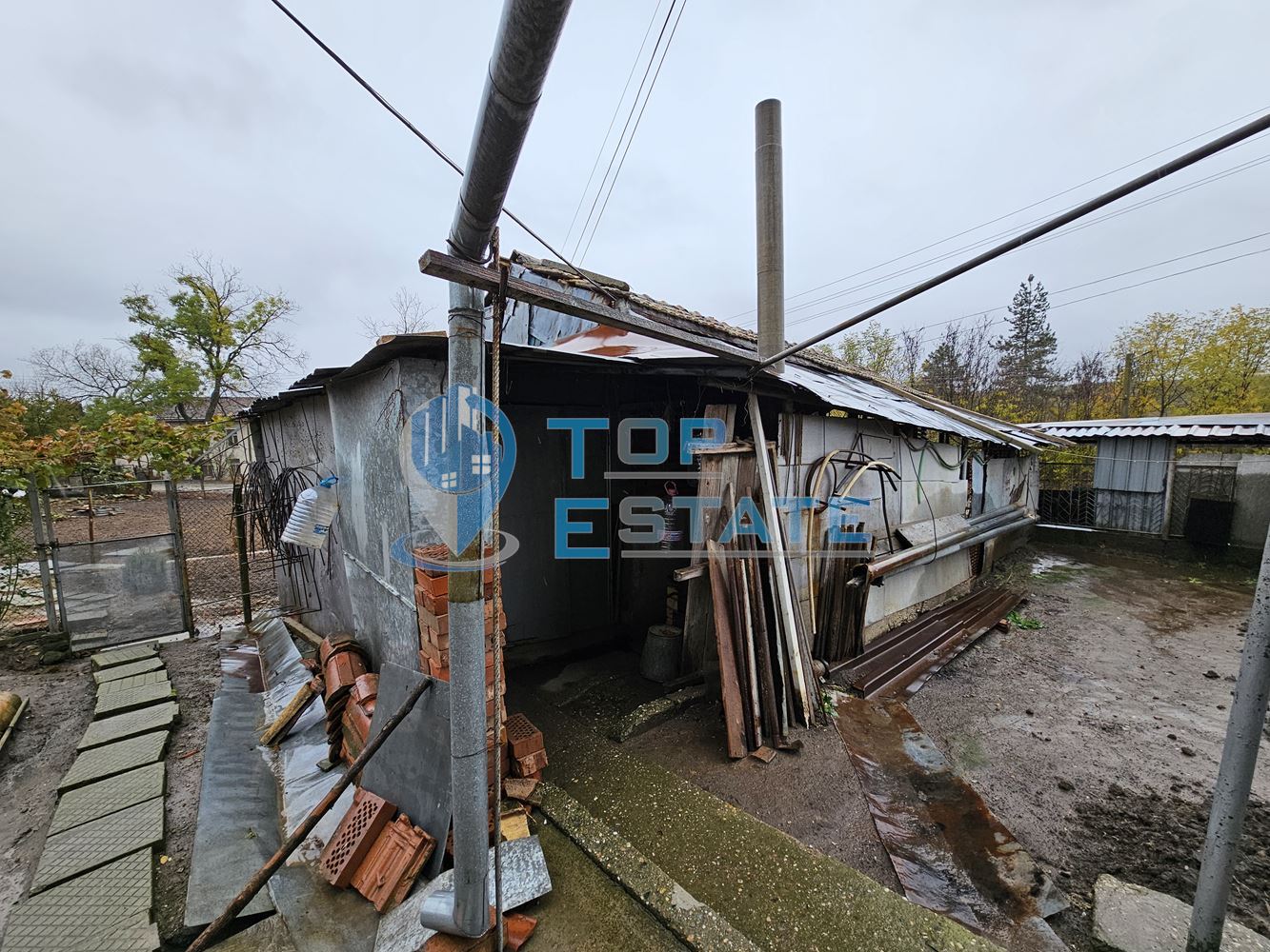 Двуетажна тухлена и обзаведена къща в село Хаджидимитрово-0 Двуетажна тухлена и обзаведена къща в село Хаджидимитрово - 0