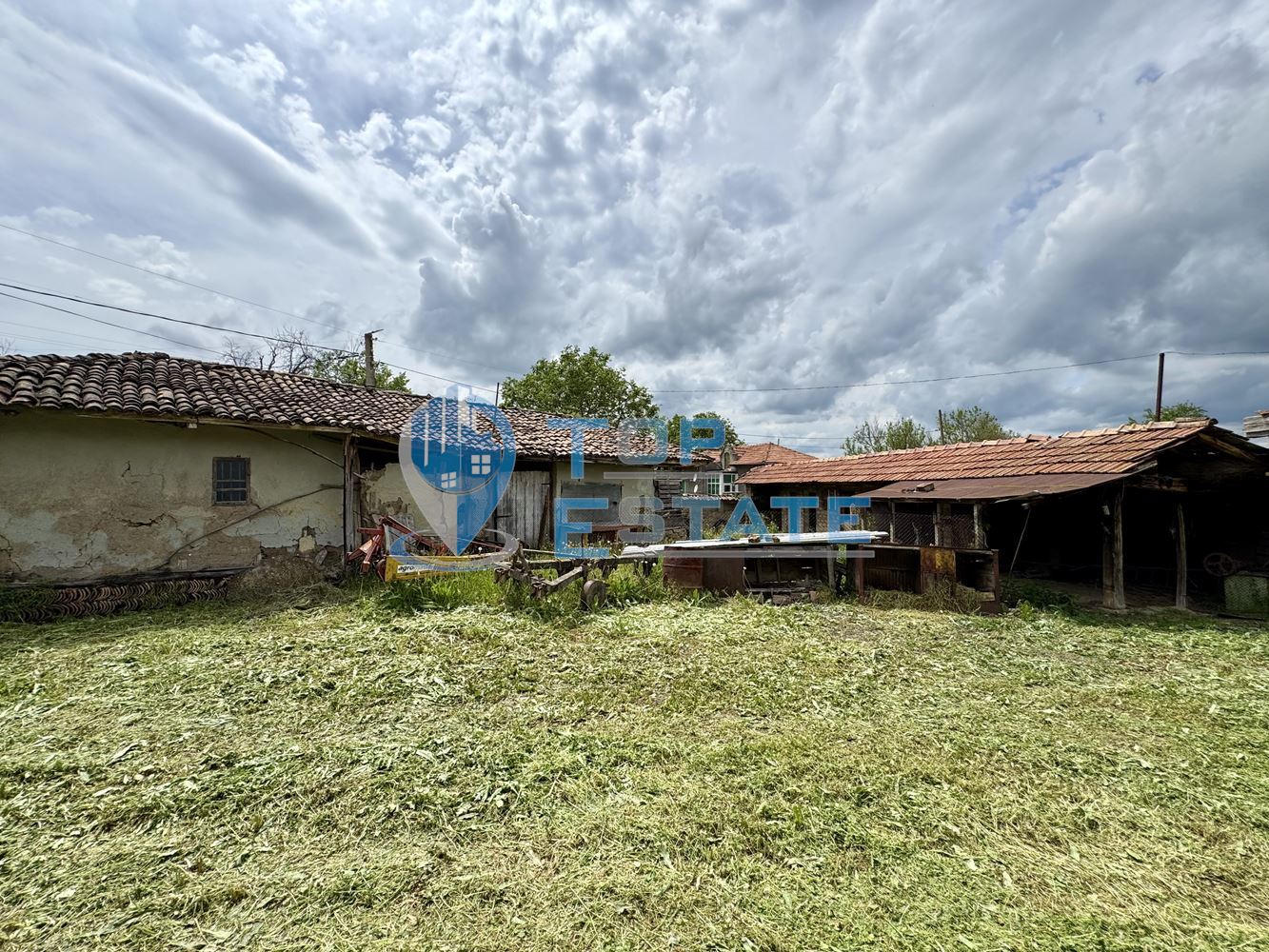 Къща с кладенец и голям двор в село Сушица, област Велико Търново - 0