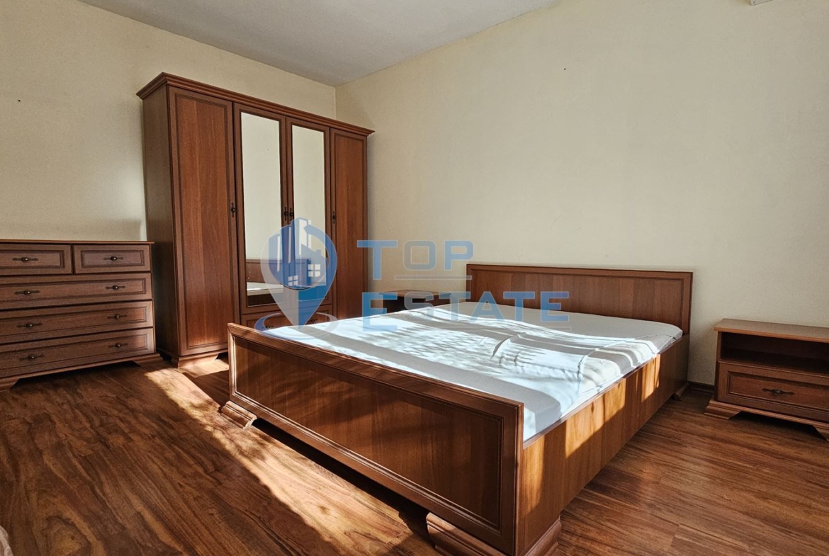 Тристаен обзаведен южен апартамент в кв. Бузлуджа гр. Велико Търново - 0