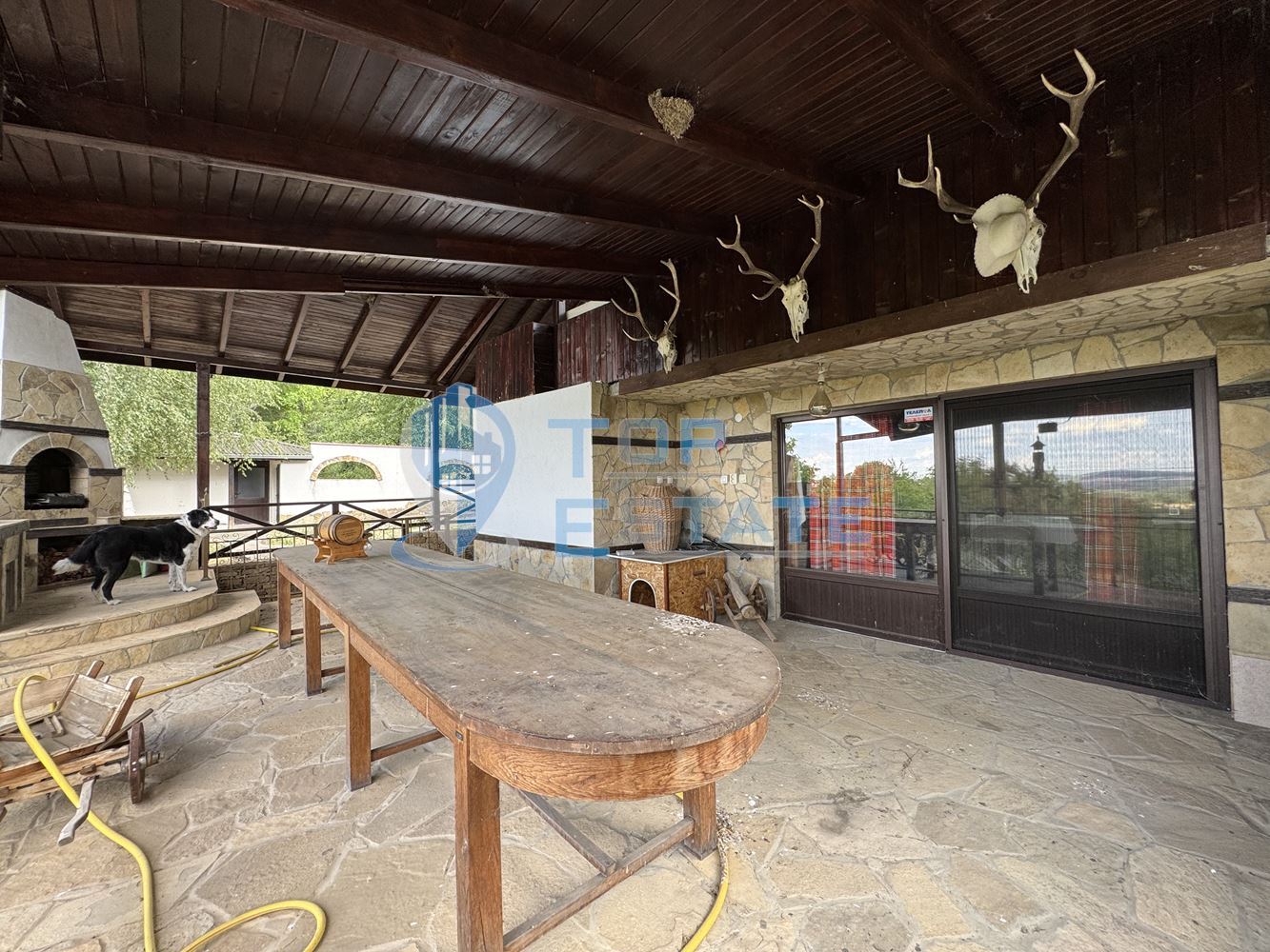 Къща с панорамна гледка във вилната зона на между град Бяла Черква и село Вишовград, област Велико Търново - 0