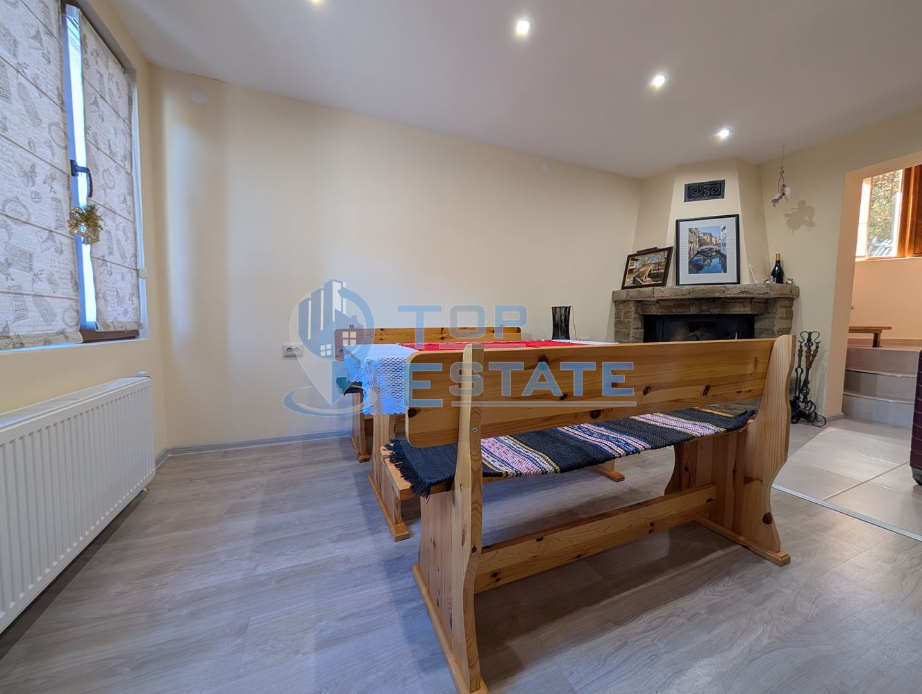 Двуетажна масивна вила в близост до град Плачковци - 0