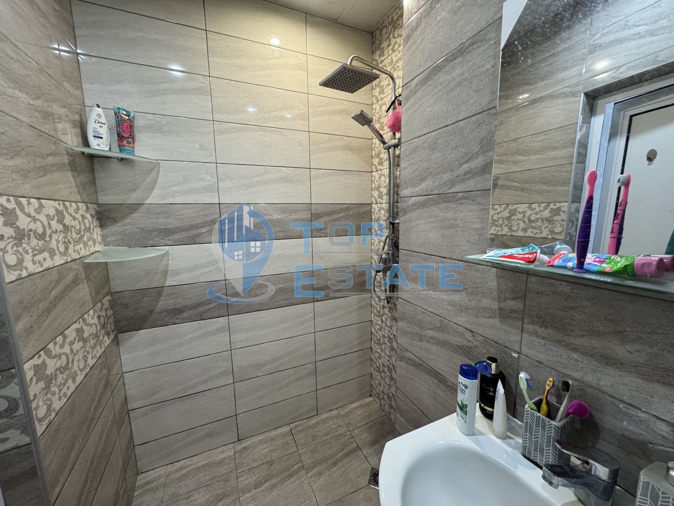 Тристаен тухлен апартамент в широк център, Велико Търново - 0