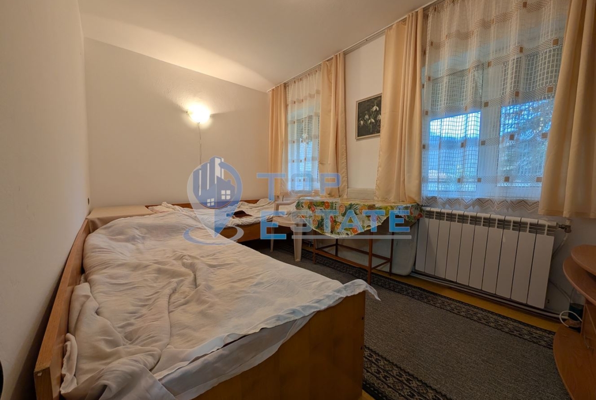 Двуетажна масивна вила до река в Еленския балкан - 0